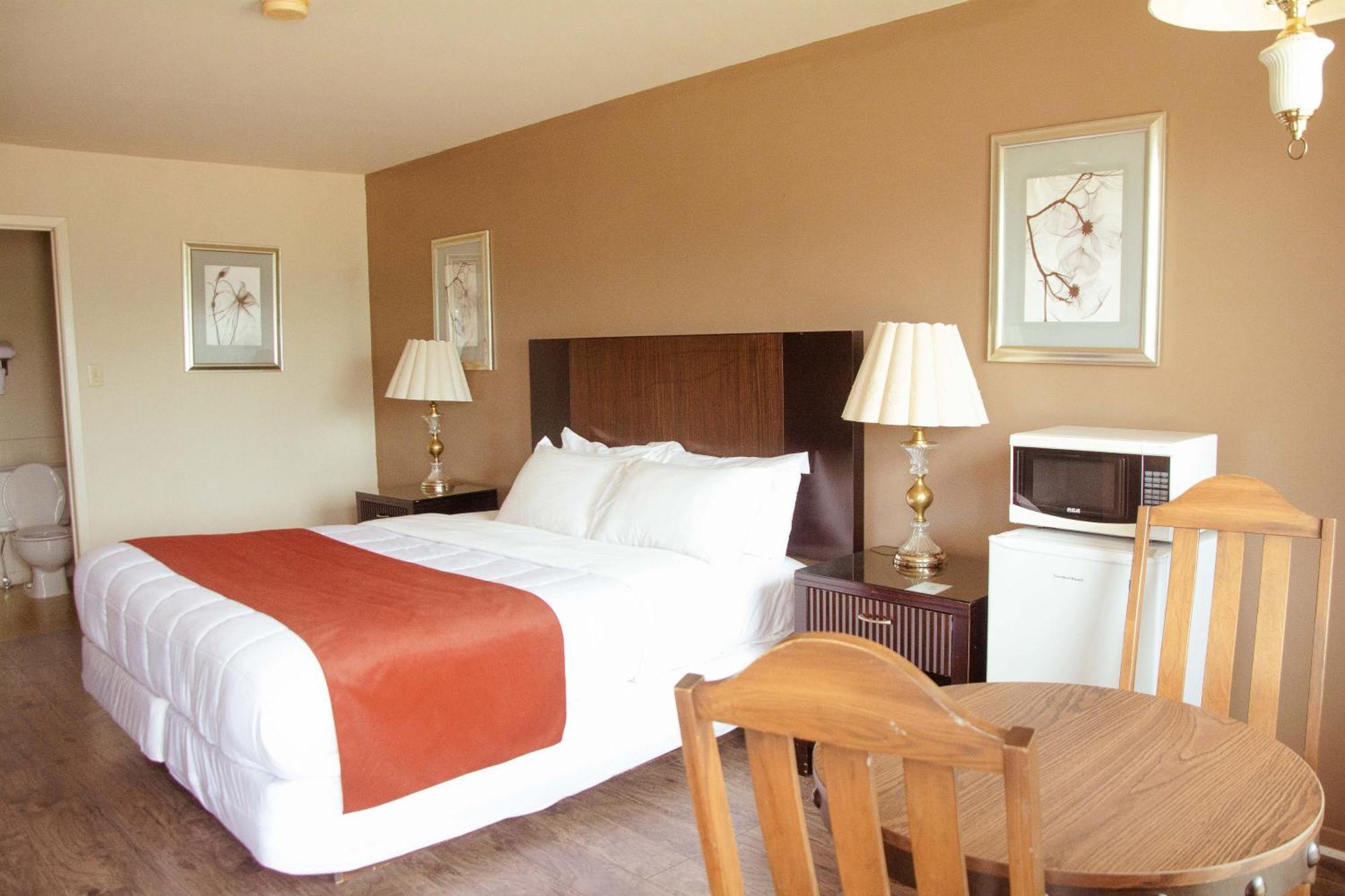 Travels Inn Victoria County Boularderie East Exteriör bild