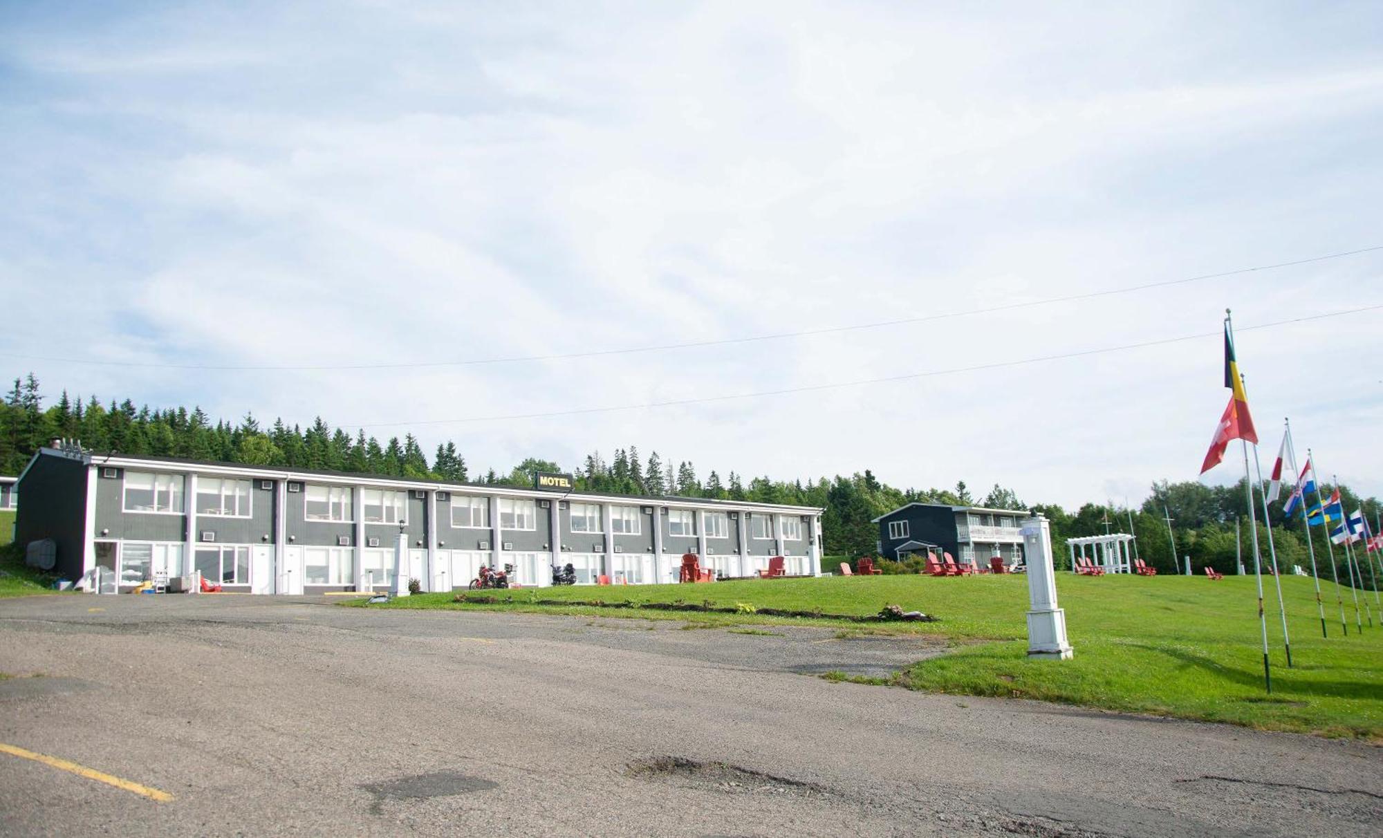 Travels Inn Victoria County Boularderie East Exteriör bild